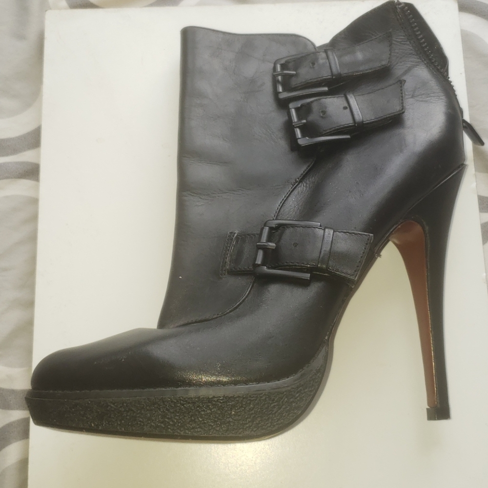 Charles David Black Moto Style Booties with buckles Size 8 - Picture 3 of 9
